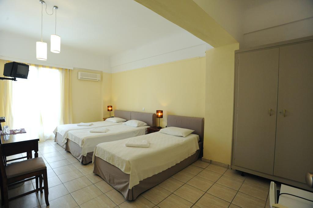 Delfinia Hotel Tínos Szoba fotó